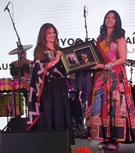 3D hand impressions for BOLLYWOOD