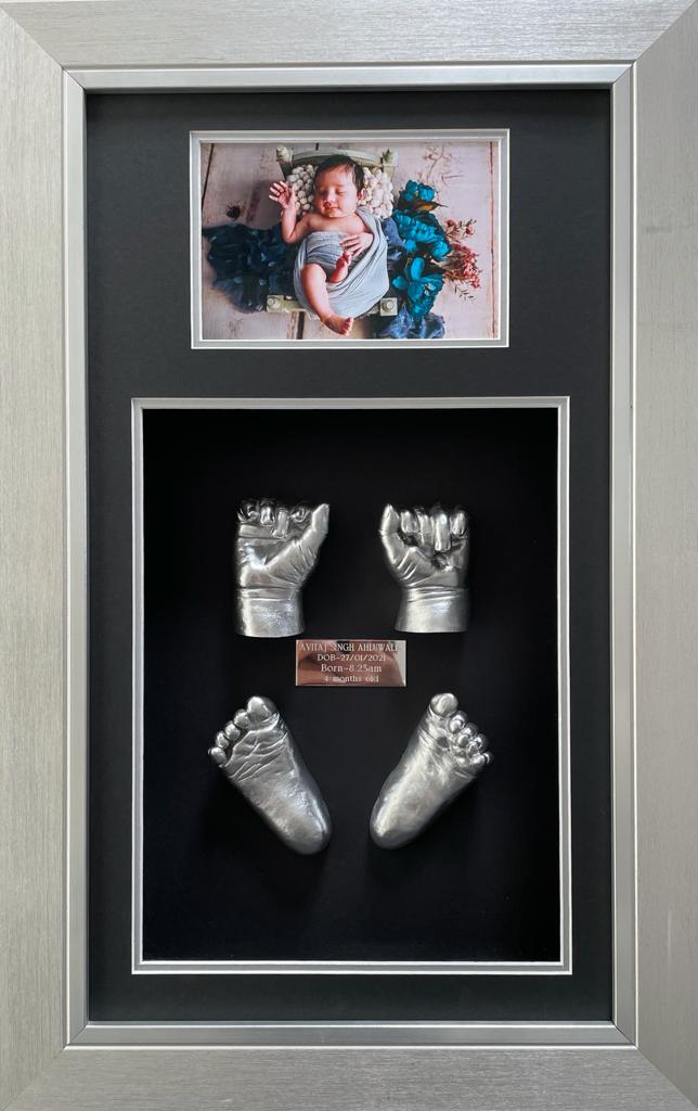 Baby casting frame gift idea for parents